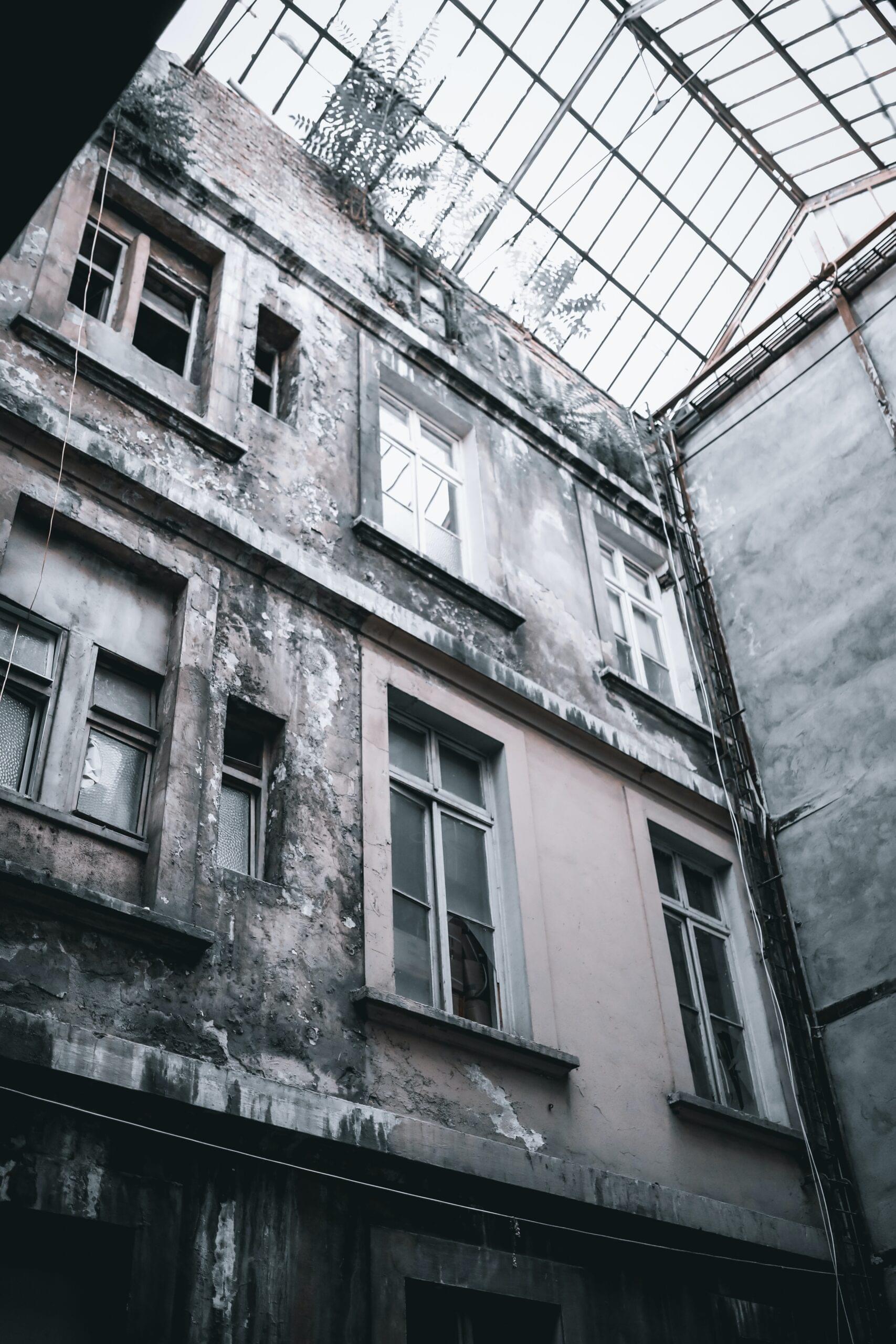 Pros and Cons of Buying a Fixer-Upper